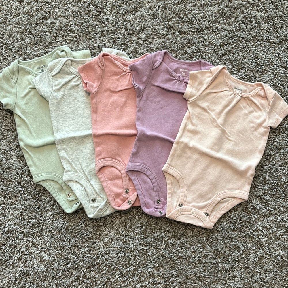 Carter’s onesies set, green, light pink, purple, grey, dark pink, size 0-3 mo